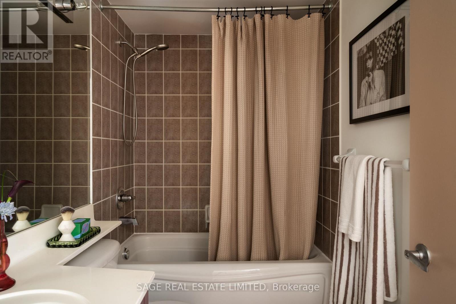 204 - 284 St Helens Avenue, Toronto (Dufferin Grove), Ontario  M6H 4A4 - Photo 16 - C13822980