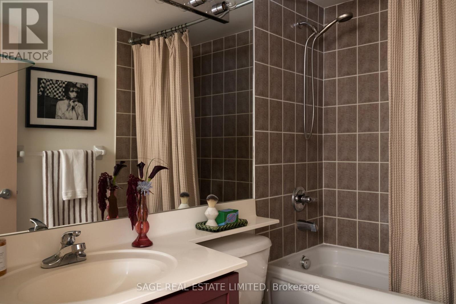 204 - 284 St Helens Avenue, Toronto (Dufferin Grove), Ontario  M6H 4A4 - Photo 15 - C13822980