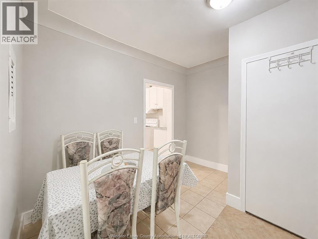 902 Elsmere Avenue, Windsor, Ontario  N9A 2A9 - Photo 3 - 26023501