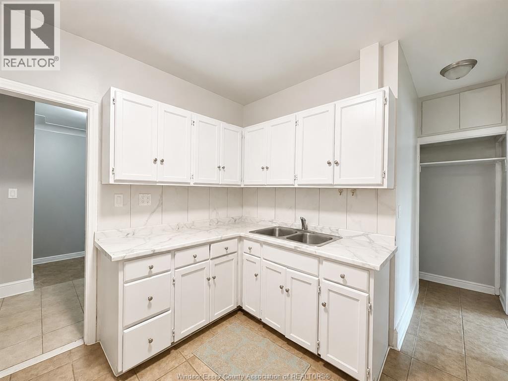 902 Elsmere Avenue, Windsor, Ontario  N9A 2A9 - Photo 5 - 26023501