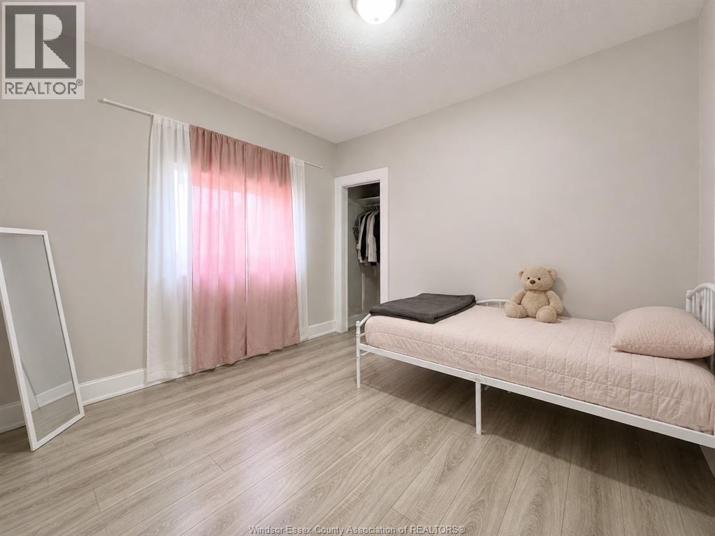 902 Elsmere Avenue, Windsor, Ontario  N9A 2A9 - Photo 8 - 26023501