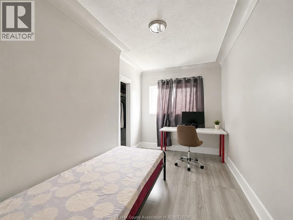 902 Elsmere Avenue, Windsor, Ontario  N9A 2A9 - Photo 9 - 26023501