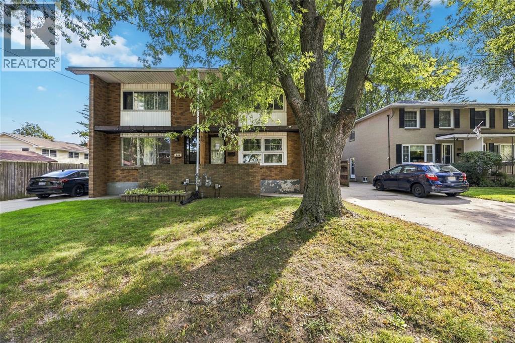 838 VROOM AVENUE Sarnia Ontario Canada N7S2W8 3