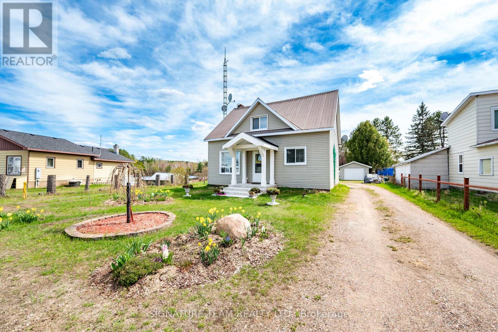 2683 Round Lake Road, Killaloe, Ontario  K0J 2J0 - Photo 2 - X12906372