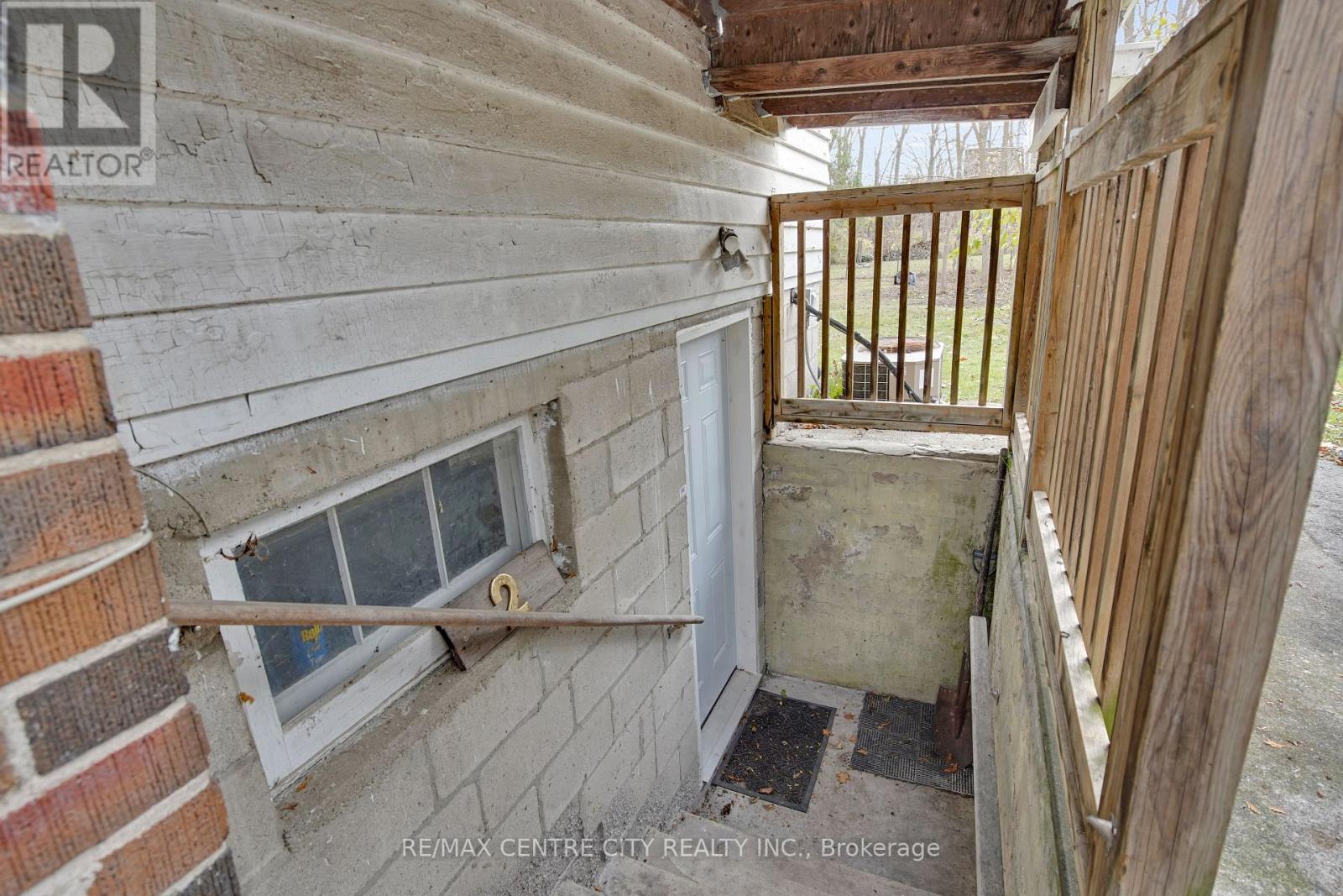 2 Saunby Street, London North, Ontario  N6G 1A1 - Photo 27 - X13818204