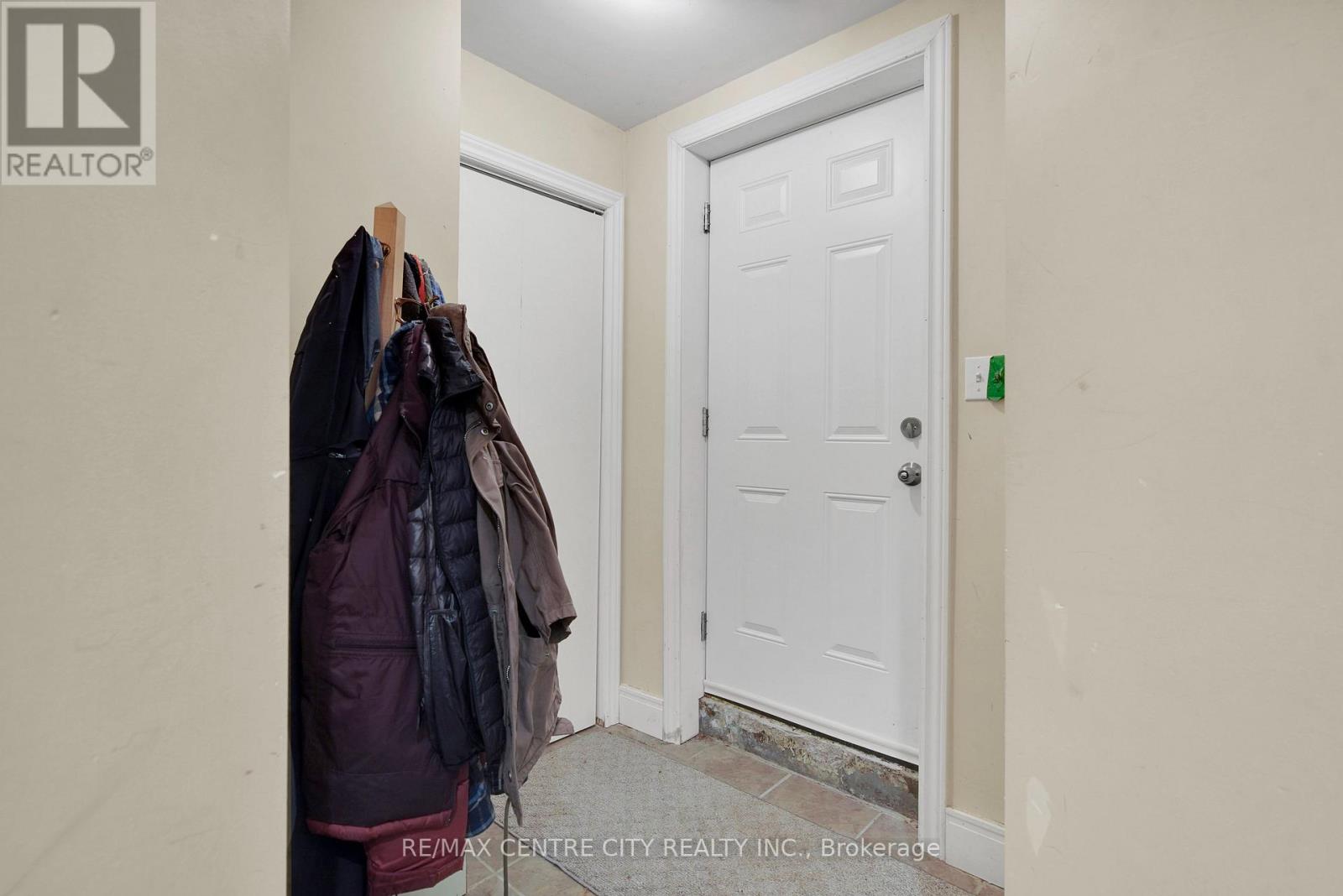 2 Saunby Street, London North, Ontario  N6G 1A1 - Photo 28 - X13818204