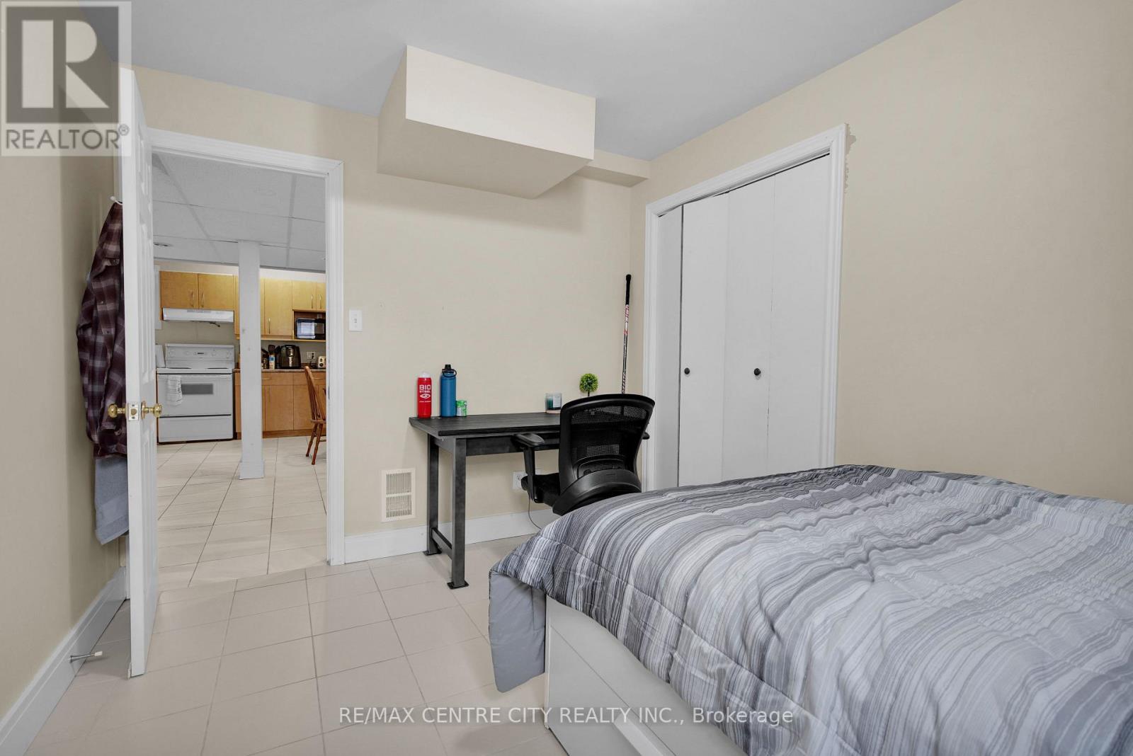 2 Saunby Street, London North, Ontario  N6G 1A1 - Photo 39 - X13818204