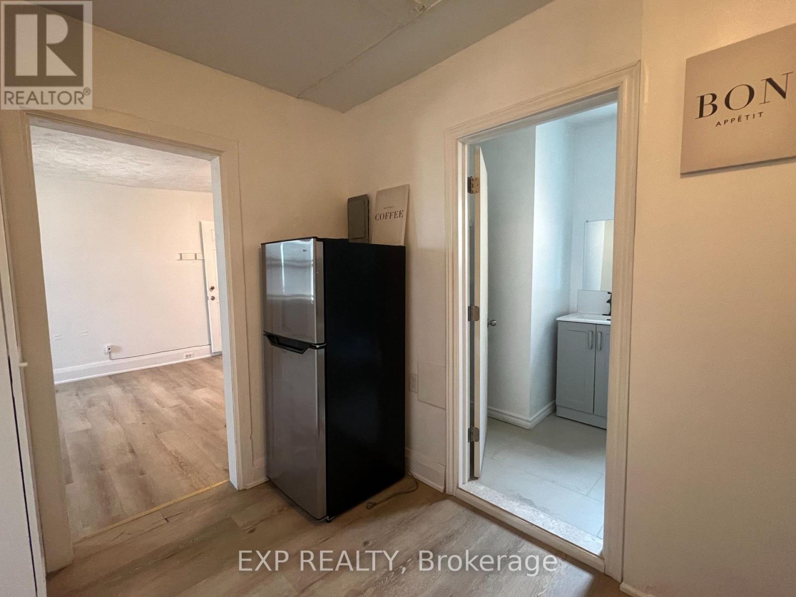 8 - 102 Greensides Avenue, Toronto, Ontario  M6C 1B9 - Photo 4 - C13823592