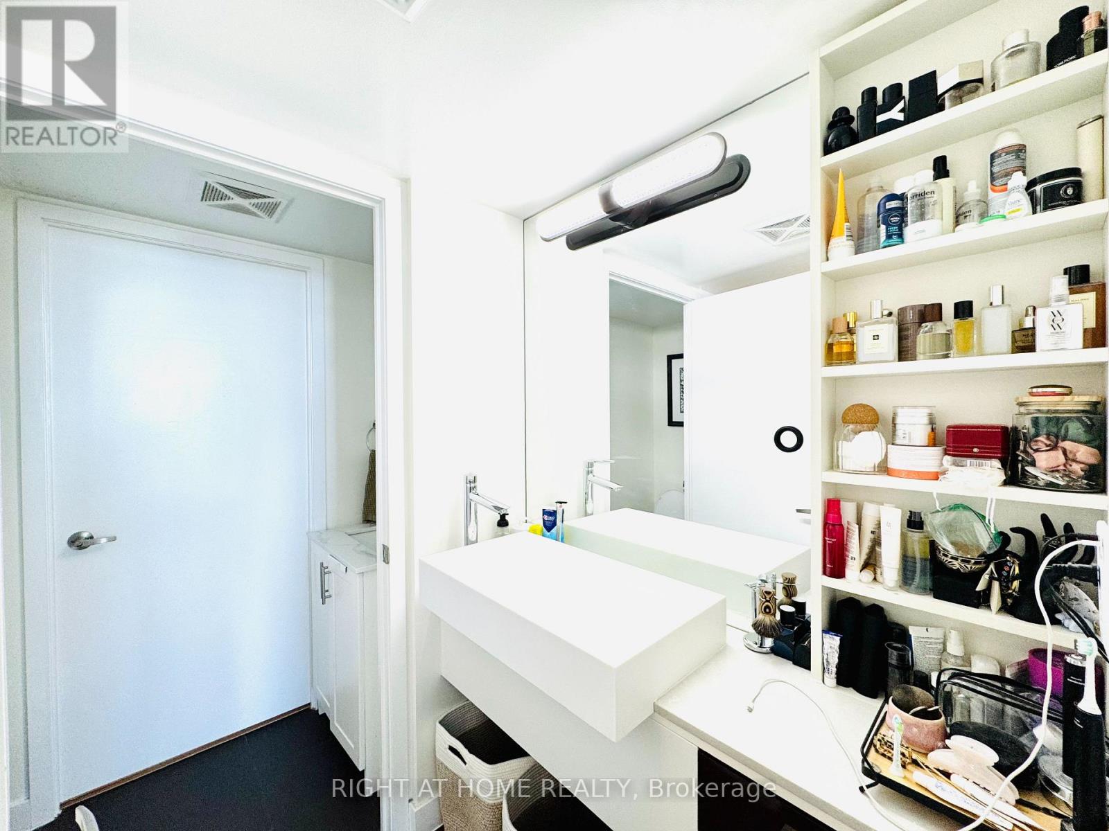 1815 - 38 Dan Leckie Way, Toronto, Ontario  M5V 2V6 - Photo 17 - C13823640