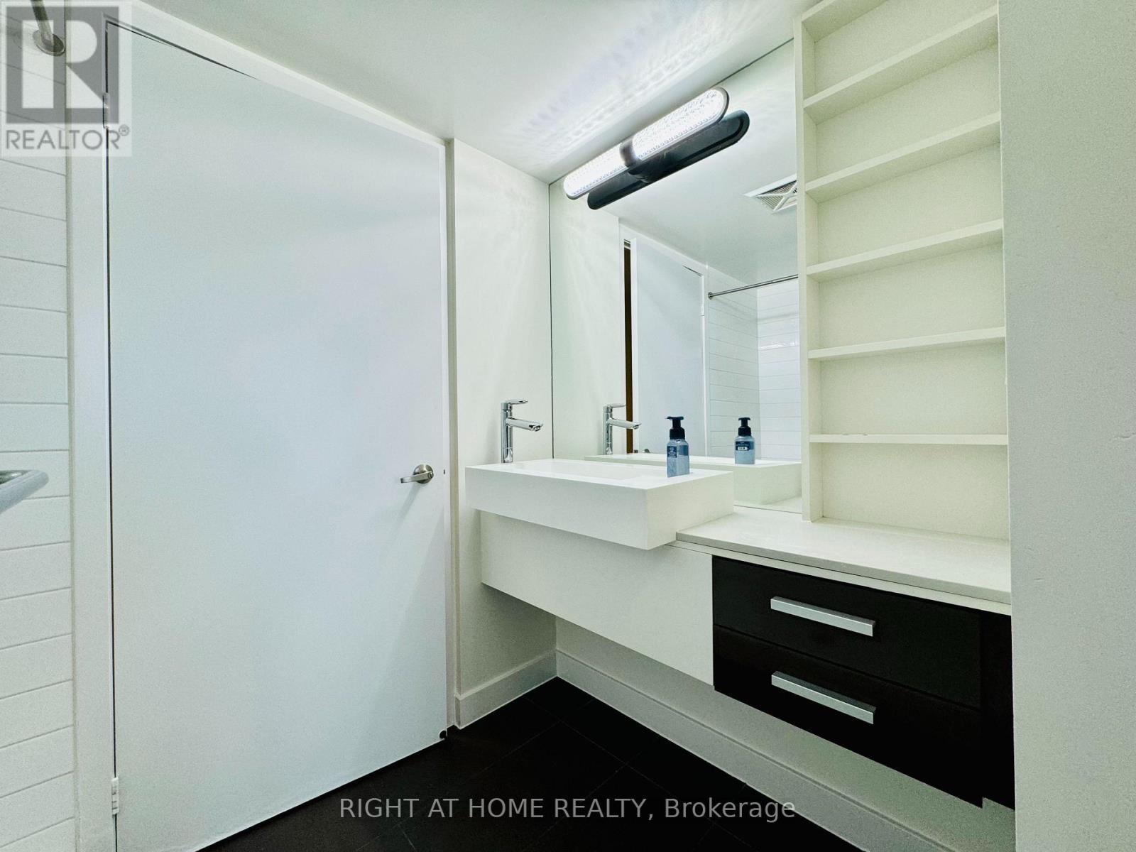 1815 - 38 Dan Leckie Way, Toronto, Ontario  M5V 2V6 - Photo 29 - C13823640