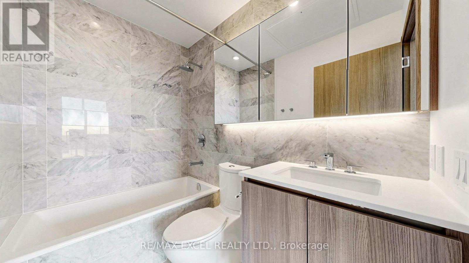 4002 - 17 Bathurst Street, Toronto, Ontario  M5V 0N1 - Photo 11 - C13823644