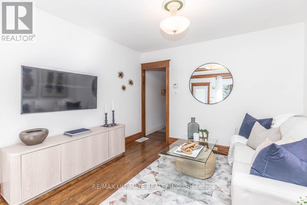 525 Craven Road, Toronto (Greenwood-Coxwell), Ontario  M4L 2Z6 - Photo 10 - E13823566