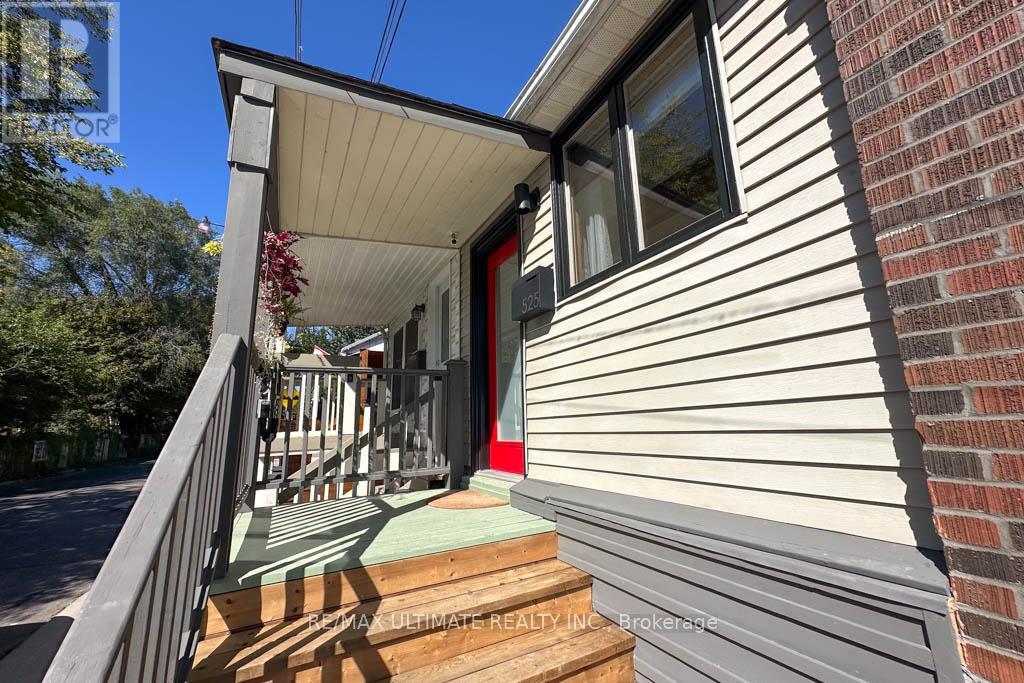 525 Craven Road, Toronto (Greenwood-Coxwell), Ontario  M4L 2Z6 - Photo 4 - E13823566