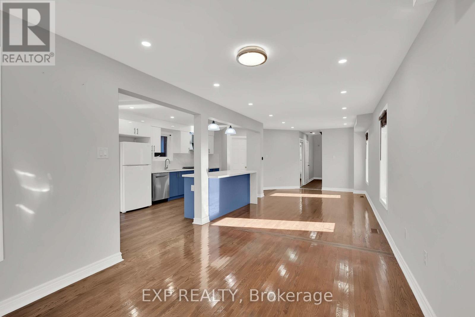 6 Purdy Crescent W, Toronto (Humberlea-Pelmo Park), Ontario  M9N 3X8 - Photo 9 - W13822152