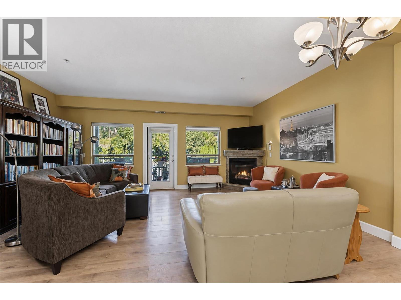 3996 Beach Avenue Unit# 236, Peachland, British Columbia  V0H 1X1 - Photo 3 - 10401573