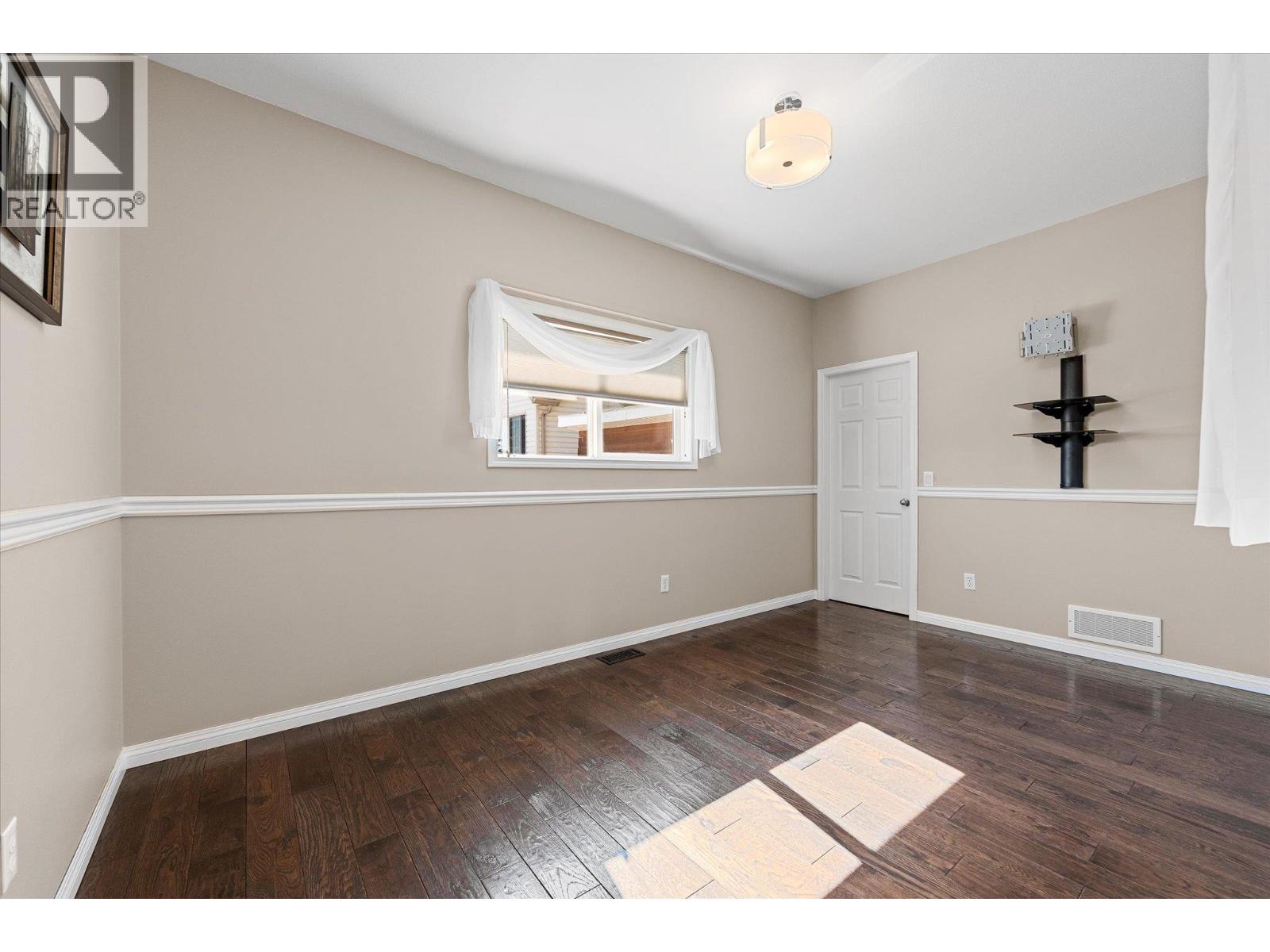 5827 Victoria Street, Peachland, British Columbia  V0H 1X4 - Photo 26 - 10401690