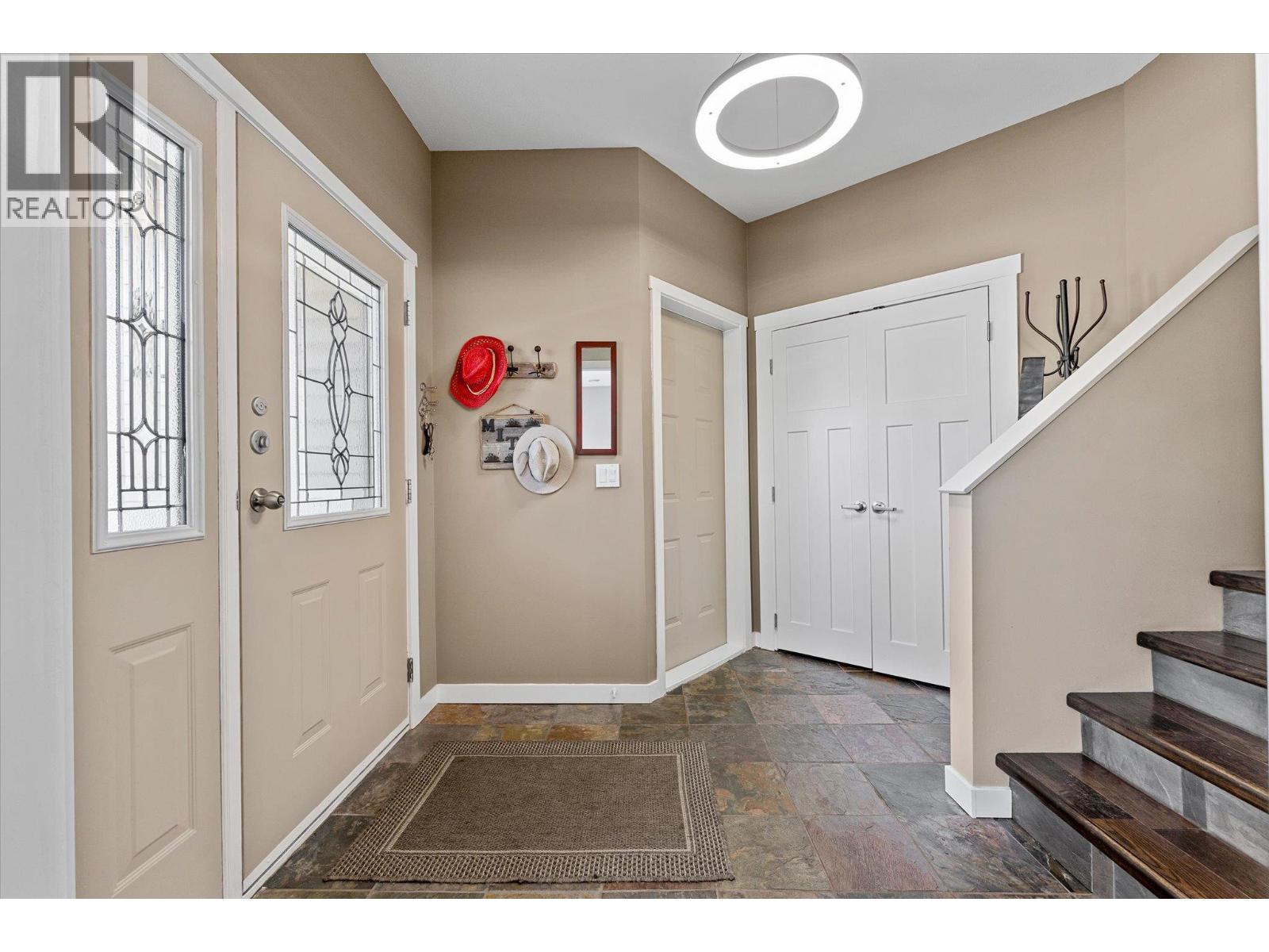 5827 Victoria Street, Peachland, British Columbia  V0H 1X4 - Photo 3 - 10401690