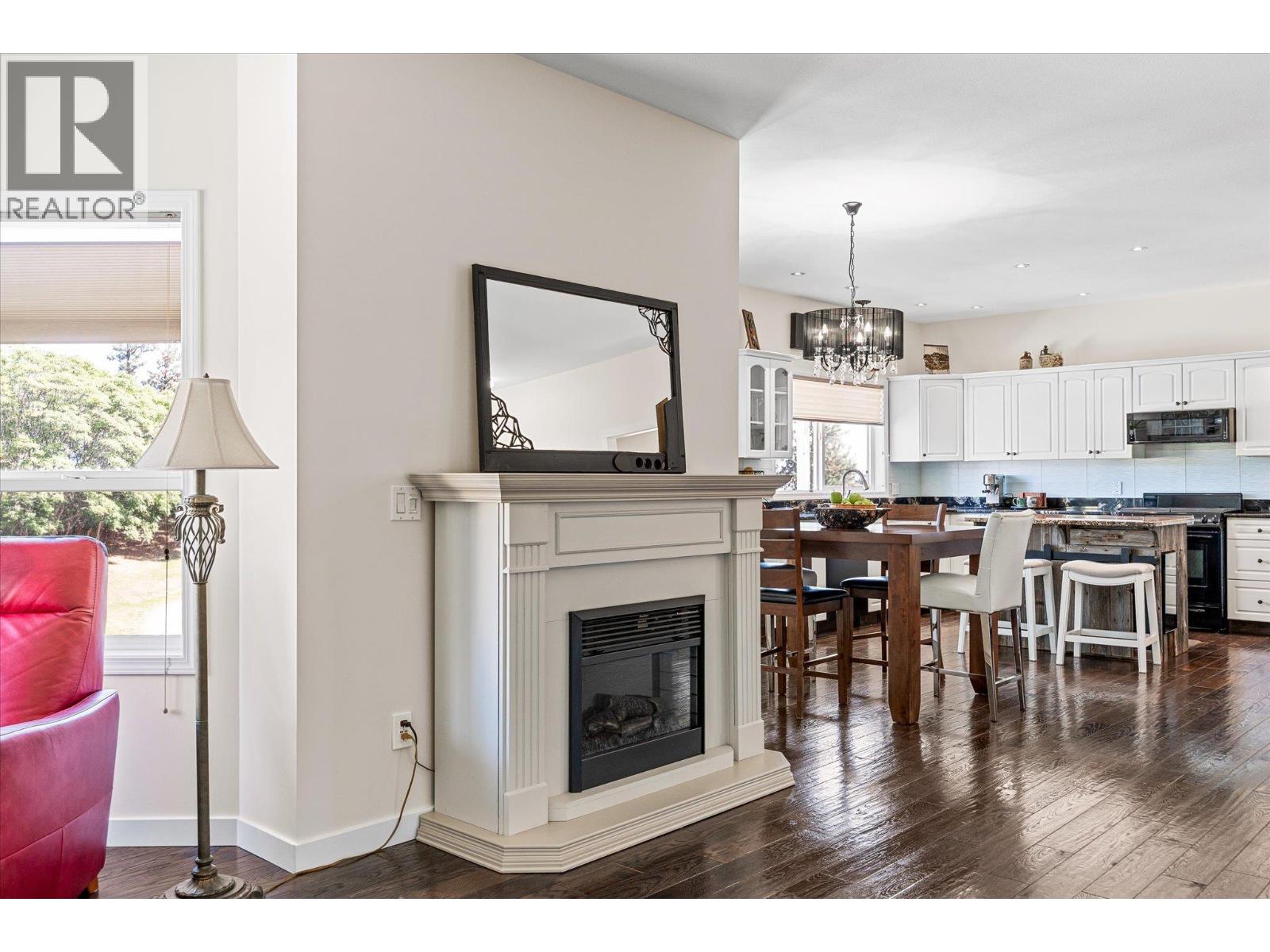 5827 Victoria Street, Peachland, British Columbia  V0H 1X4 - Photo 9 - 10401690