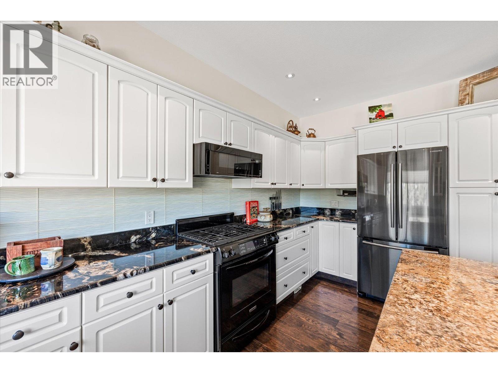 5827 Victoria Street, Peachland, British Columbia  V0H 1X4 - Photo 11 - 10401690