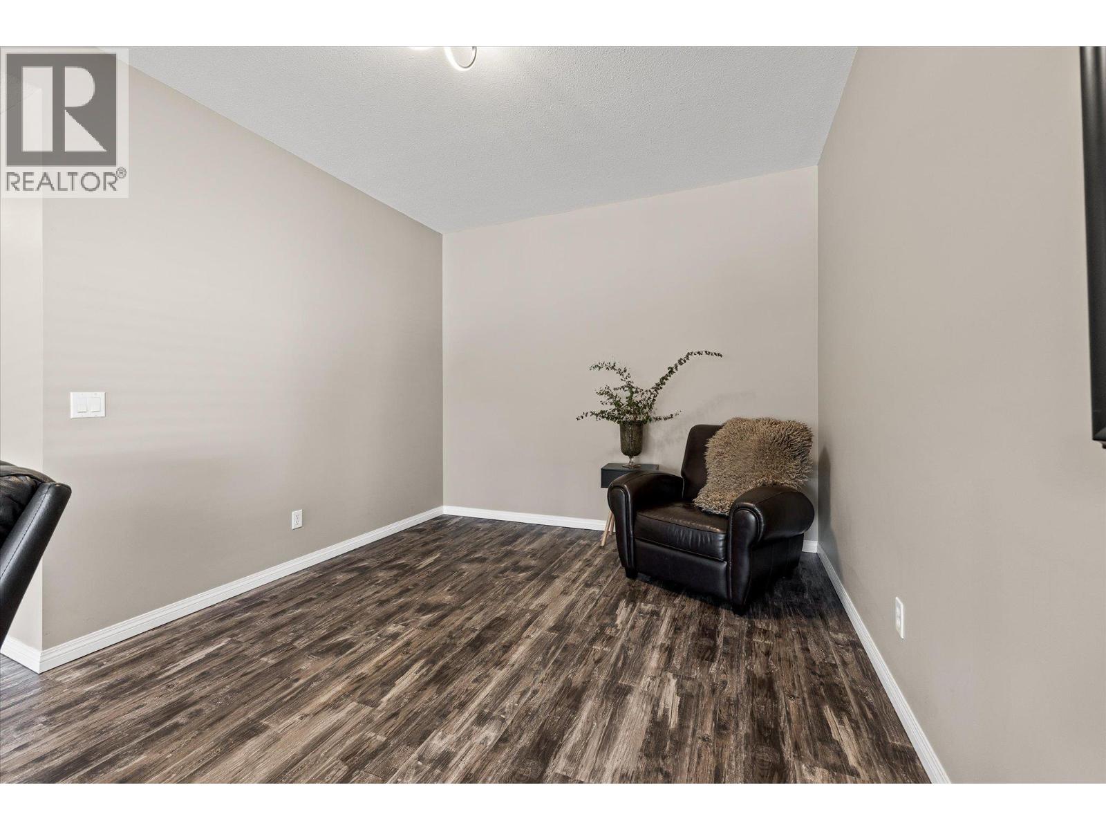 5827 Victoria Street, Peachland, British Columbia  V0H 1X4 - Photo 37 - 10401690