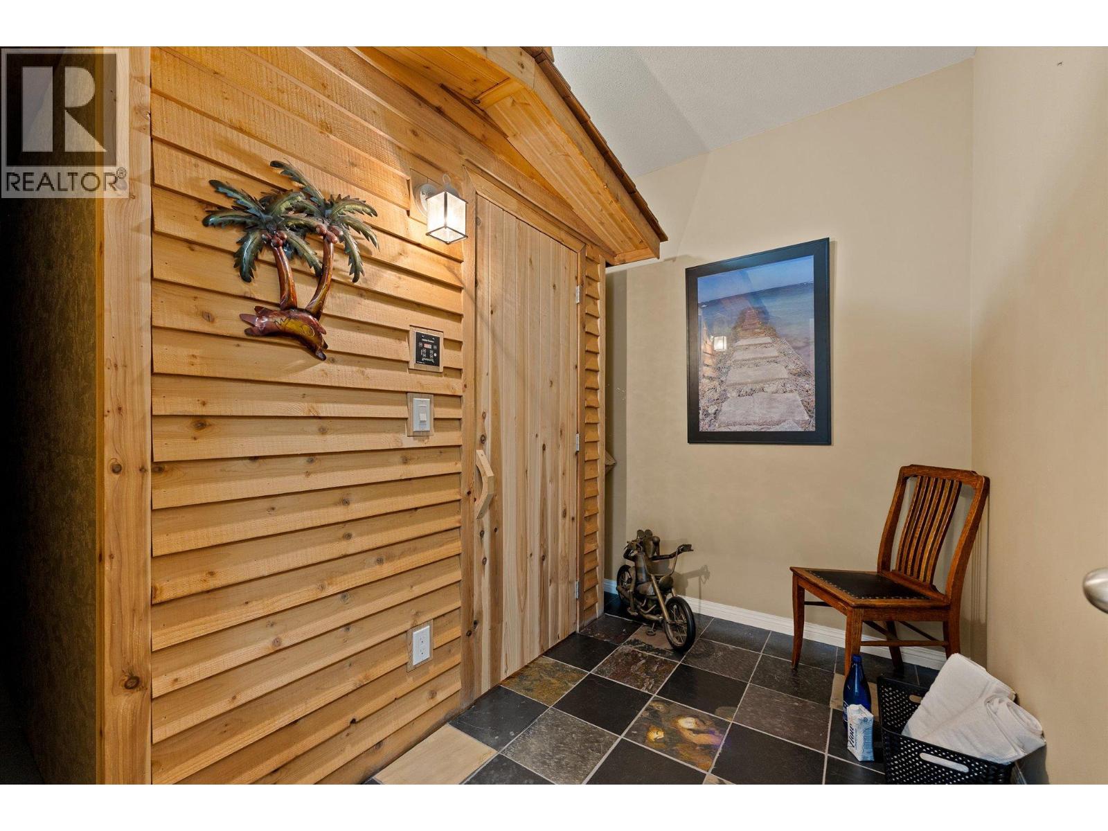 5827 Victoria Street, Peachland, British Columbia  V0H 1X4 - Photo 39 - 10401690