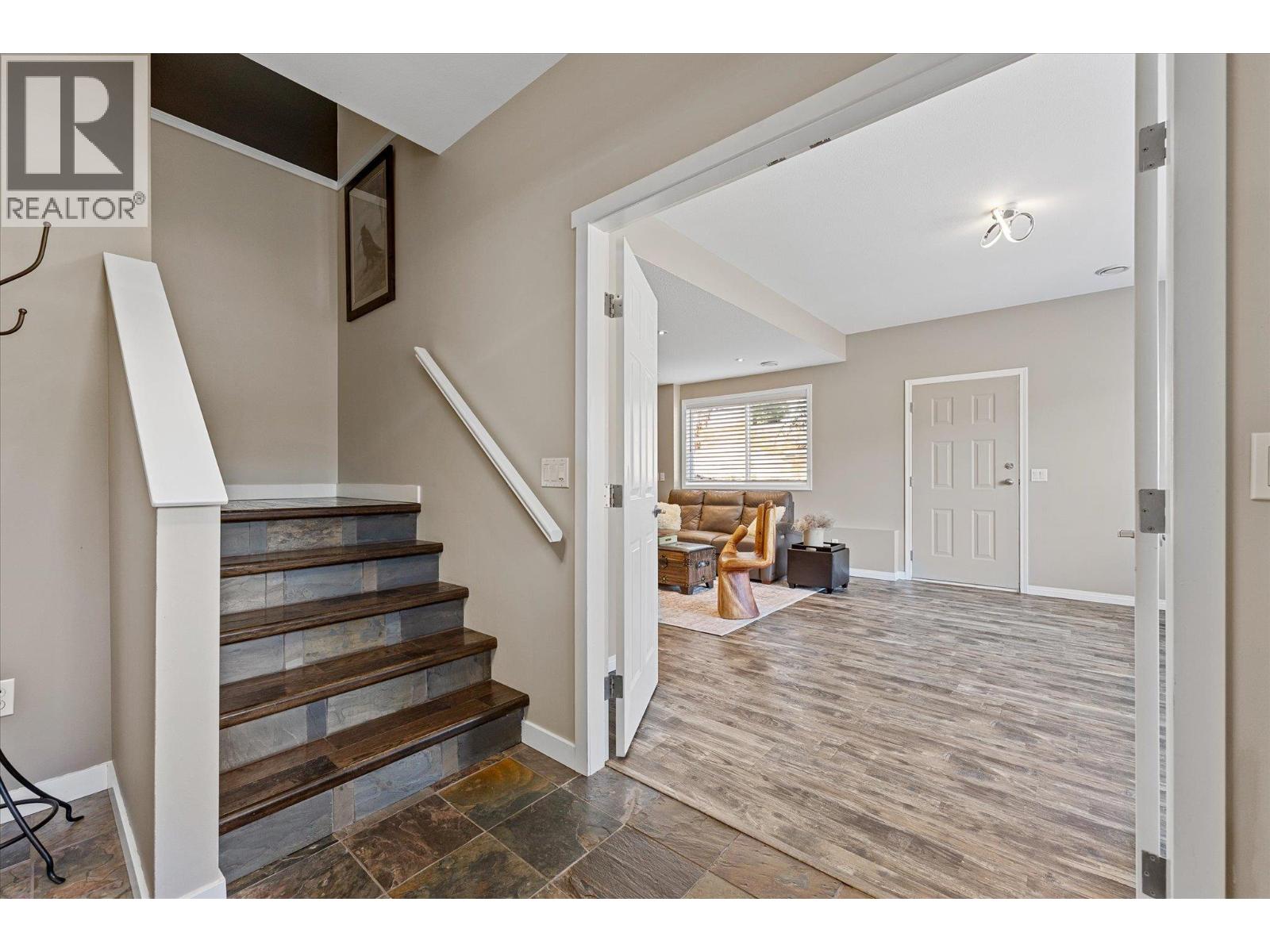 5827 Victoria Street, Peachland, British Columbia  V0H 1X4 - Photo 32 - 10401690