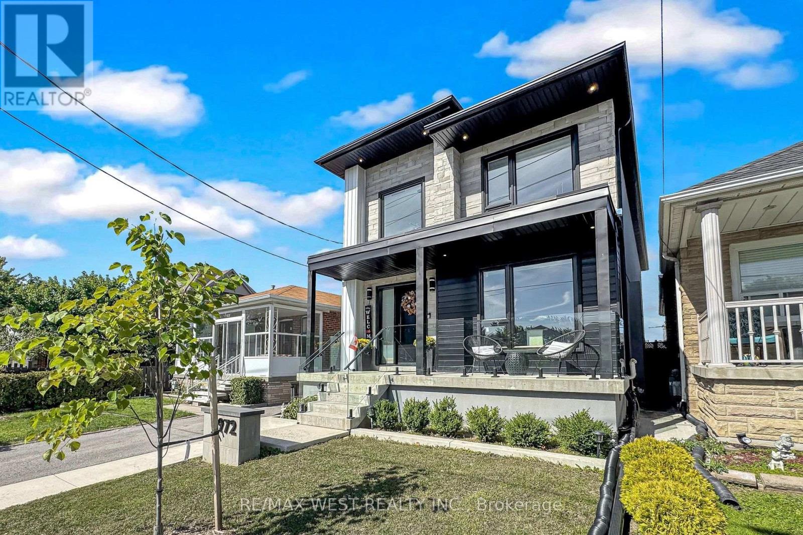 972 CASTLEFIELD AVENUE, Toronto, Ontario