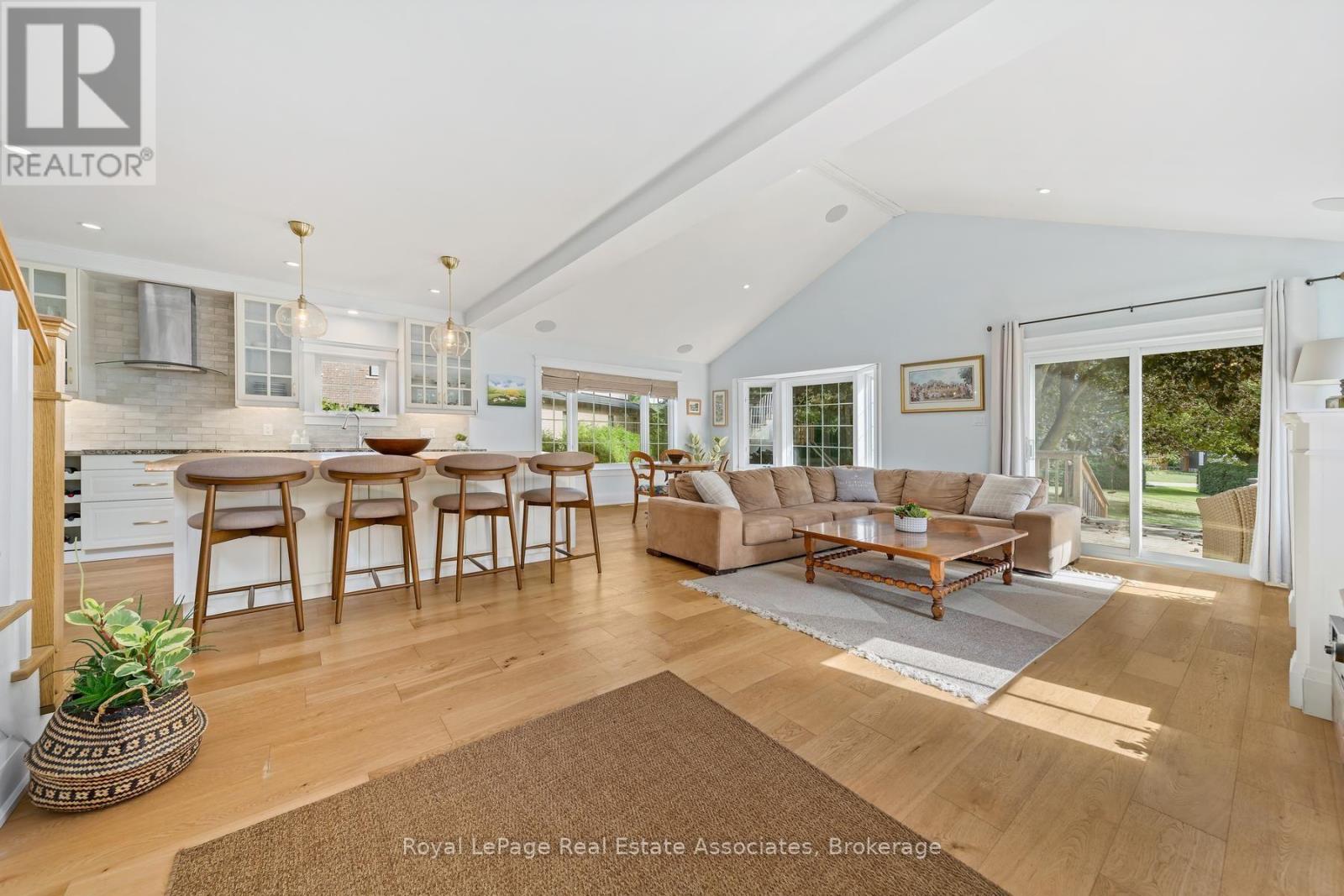 16 Wildwood Road, Halton Hills (Glen Williams), Ontario  L7G 2W7 - Photo 6 - W13823710