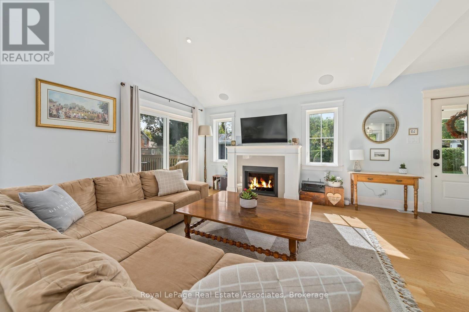 16 Wildwood Road, Halton Hills (Glen Williams), Ontario  L7G 2W7 - Photo 7 - W13823710