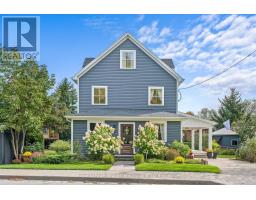 16 WILDWOOD ROAD, Halton Hills, Ontario