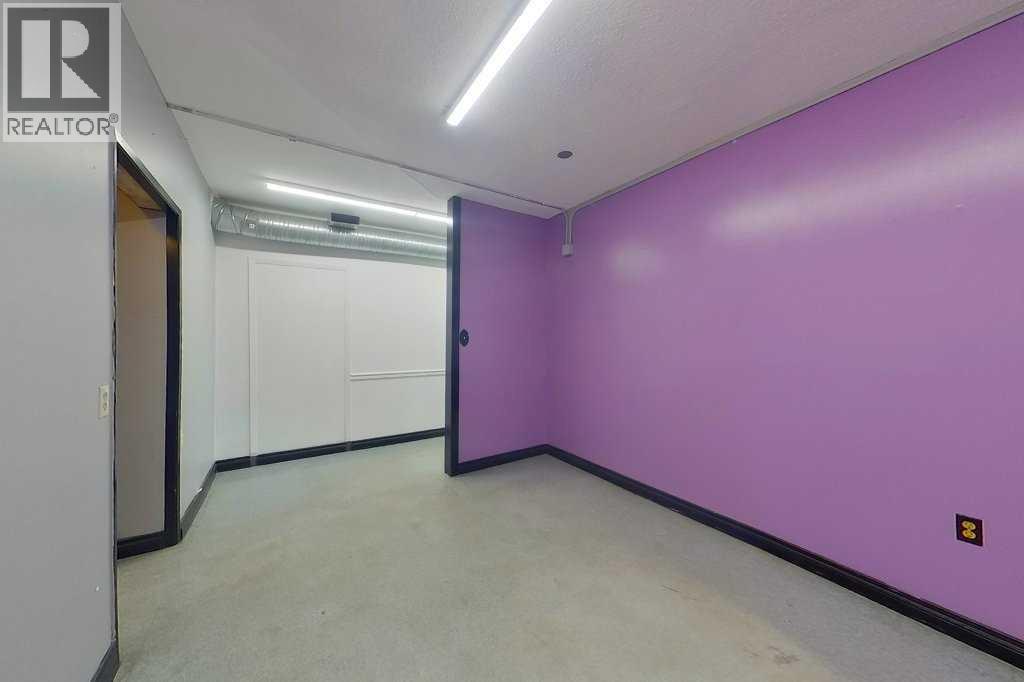 215 Broadway Avenue E