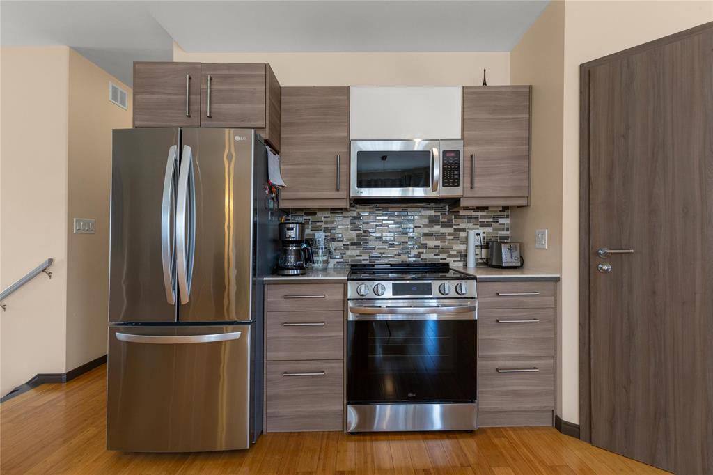74 Breezy Bend, Steinbach, Manitoba  R5G 0C4 - Photo 7 - 202623513
