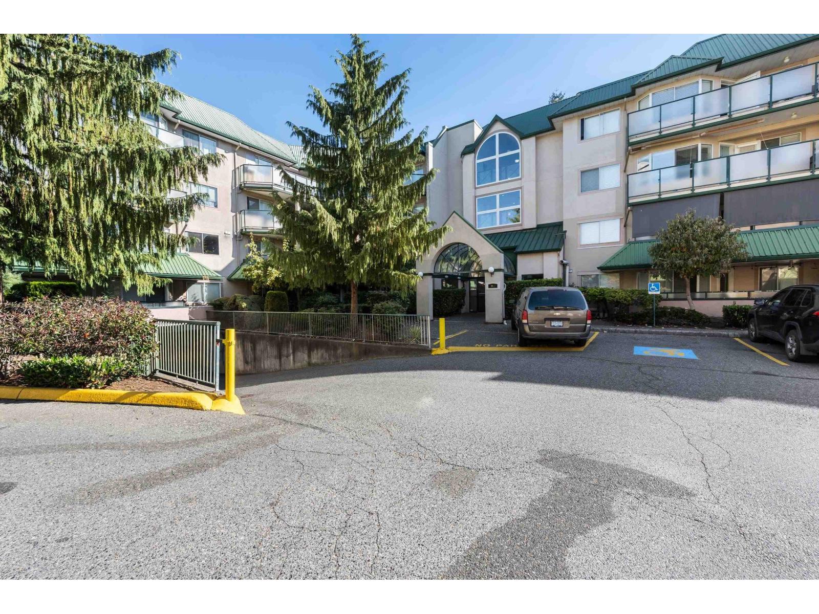 409 2962 Trethewey Street, Abbotsford, British Columbia  V2T 4M3 - Photo 2 - R3167883
