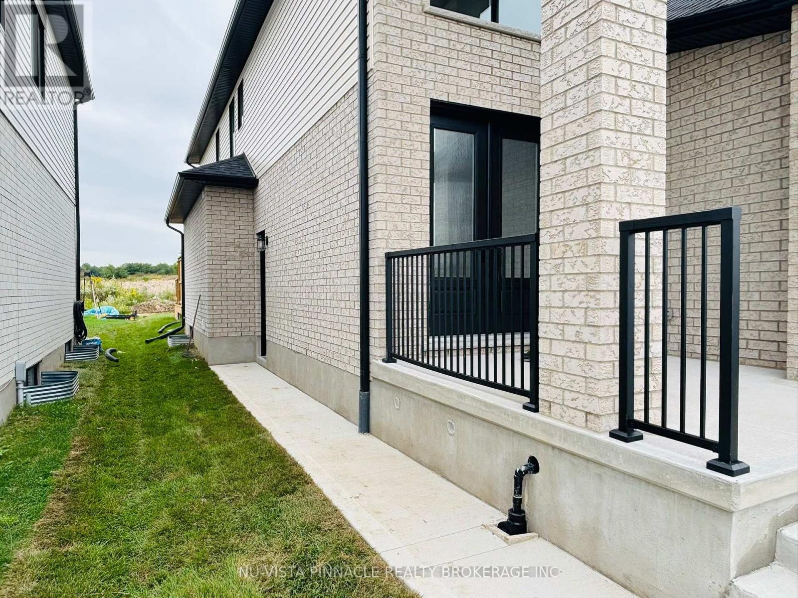 Lower Unit - 3944 Campbell Street N, London South, Ontario  N6P 0J7 - Photo 2 - X13823926