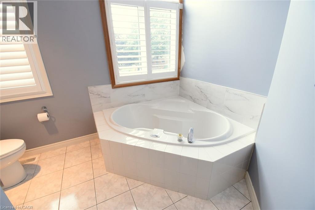 715 Bateman Court, Burlington, Ontario  L7T 4K5 - Photo 29 - 40866056