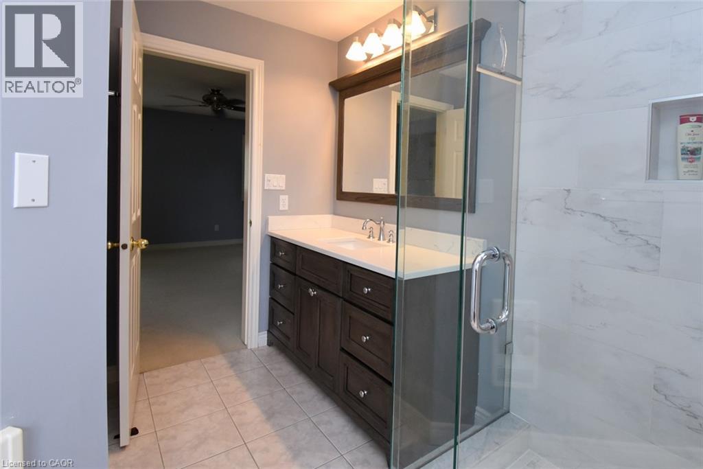 715 Bateman Court, Burlington, Ontario  L7T 4K5 - Photo 31 - 40866056
