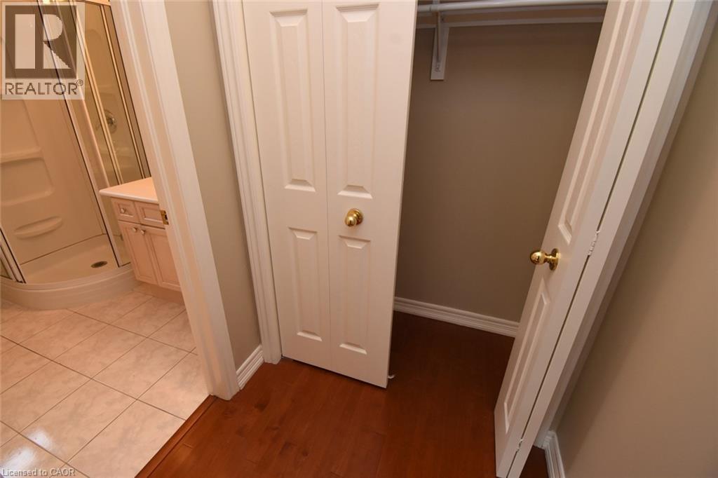 715 Bateman Court, Burlington, Ontario  L7T 4K5 - Photo 33 - 40866056