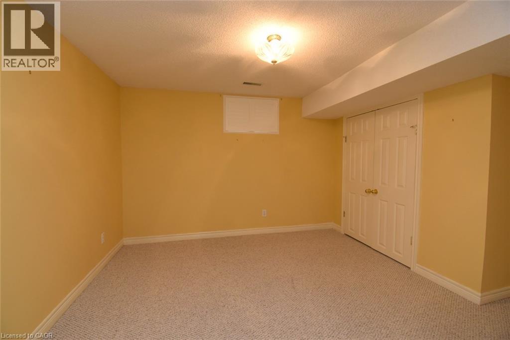 715 Bateman Court, Burlington, Ontario  L7T 4K5 - Photo 38 - 40866056