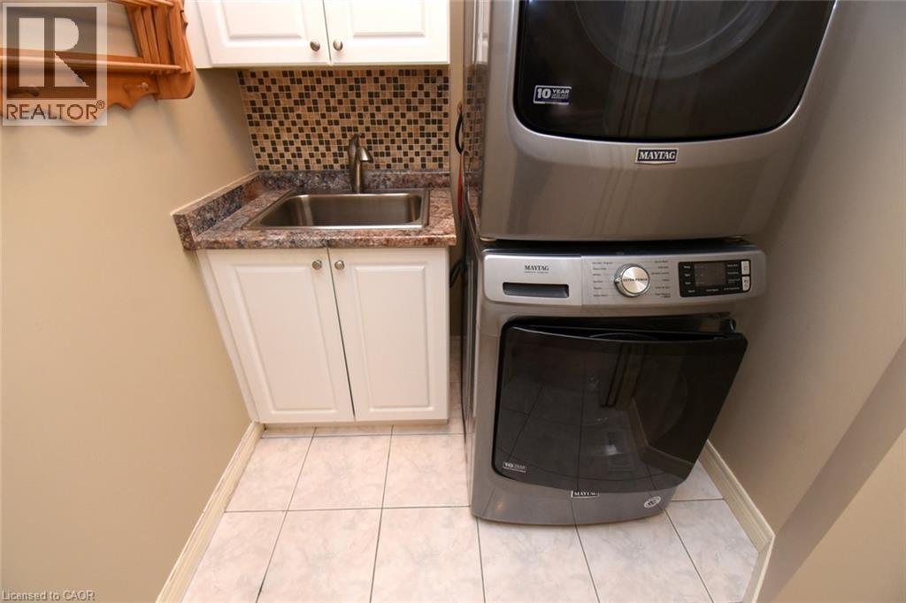 715 Bateman Court, Burlington, Ontario  L7T 4K5 - Photo 42 - 40866056