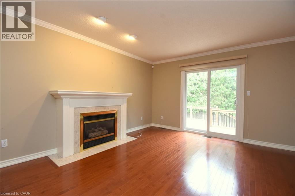 715 Bateman Court, Burlington, Ontario  L7T 4K5 - Photo 6 - 40866056