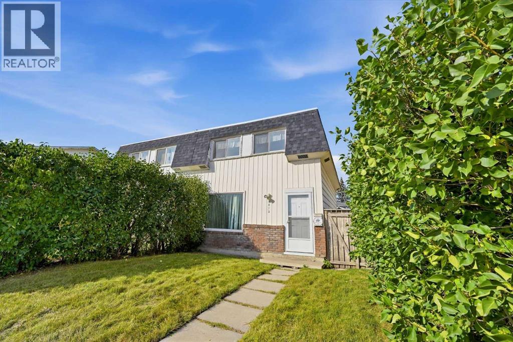 3012 Dover Crescent SE, Calgary, Alberta  T2B 1V2 - Photo 3 - A2345502