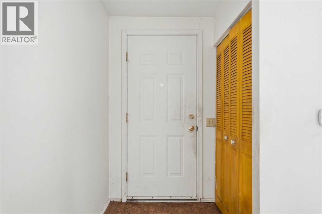 3012 Dover Crescent SE, Calgary, Alberta  T2B 1V2 - Photo 5 - A2345502