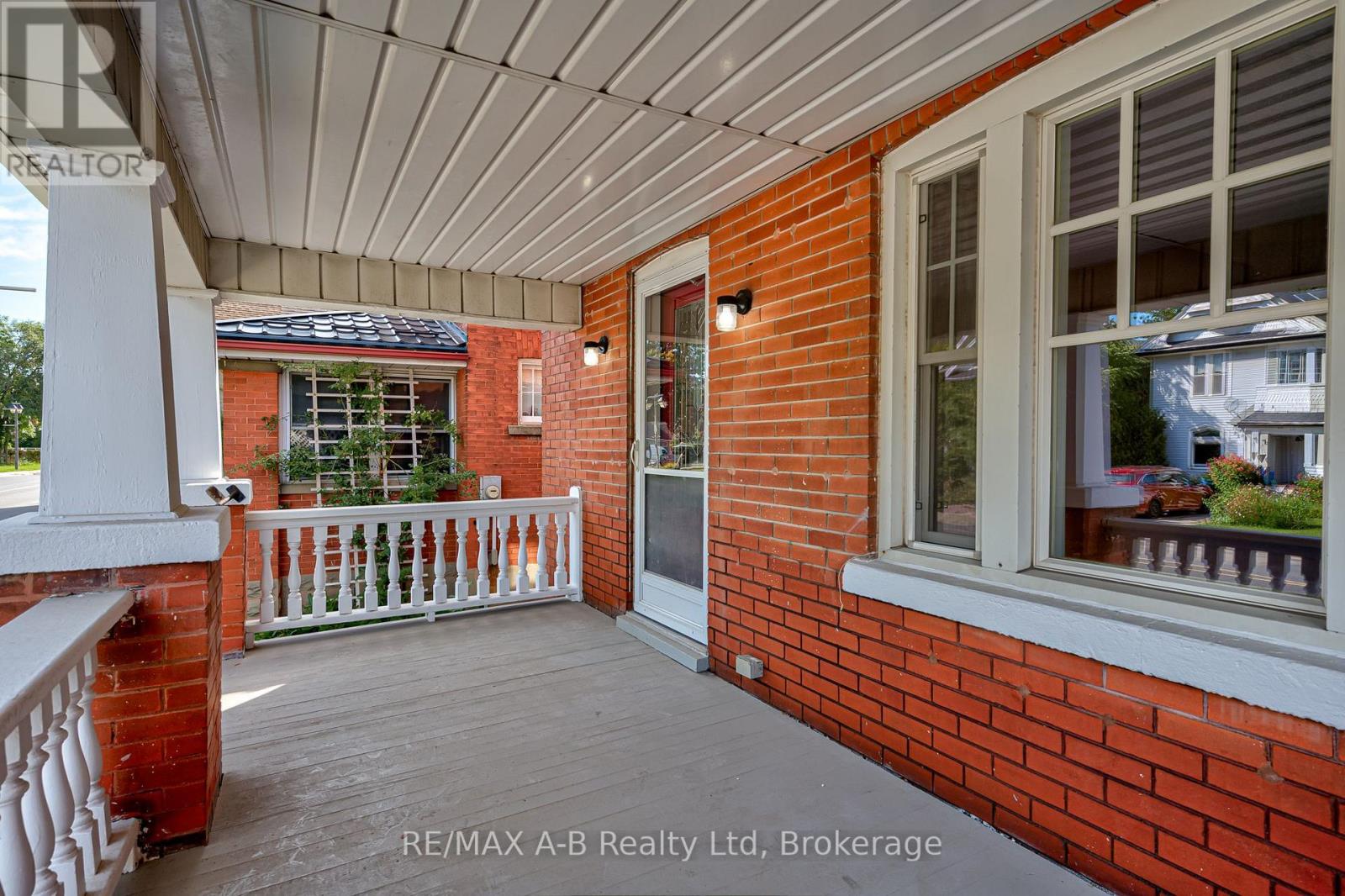 341 Ontario Street, Stratford, Ontario N5A 3H7 - Photo 7 - X13824092