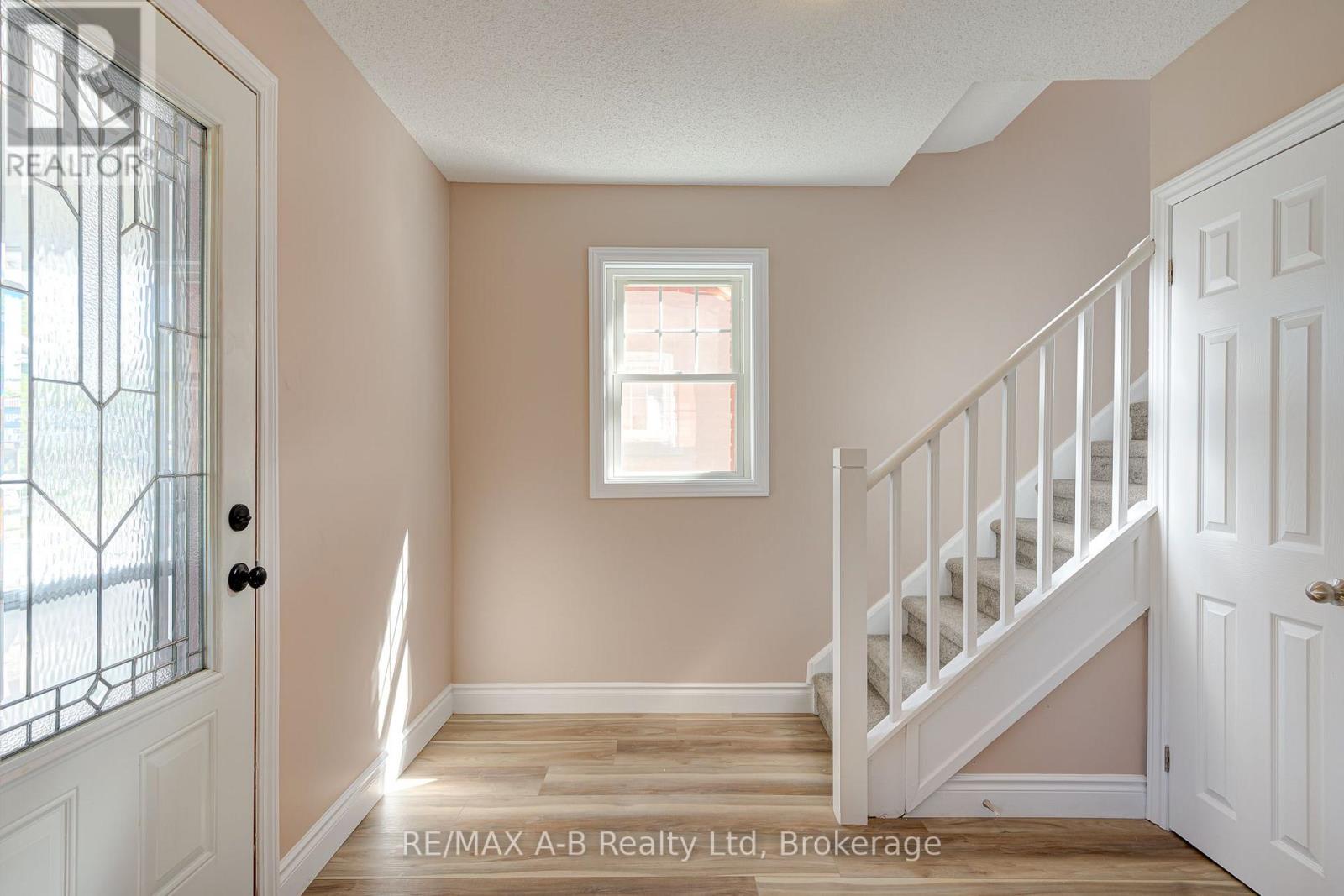 341 Ontario Street, Stratford, Ontario N5A 3H7 - Photo 9 - X13824092