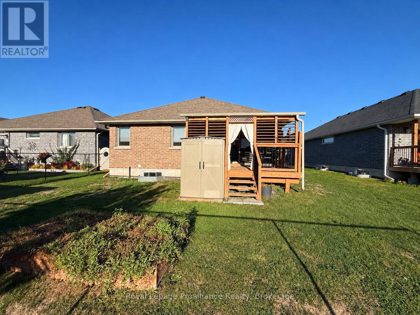 38 Mercedes Drive, Belleville (Belleville Ward), Ontario  K8N 0B7 - Photo 2 - X13824100