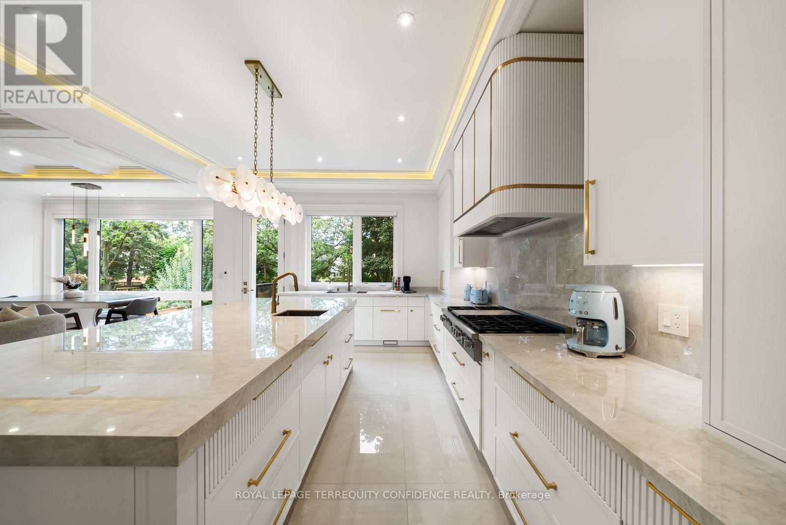 8 Canary Crescent, Toronto, Ontario  M2K 1Z1 - Photo 9 - C13823792