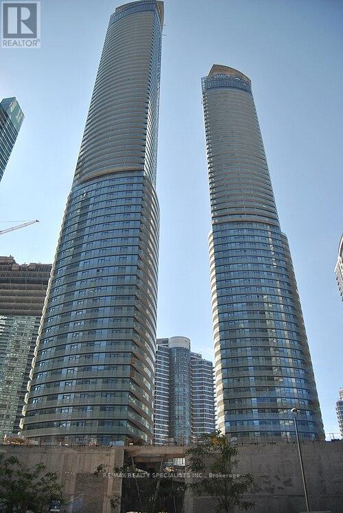 703 - 12 YORK STREET, Toronto, Ontario