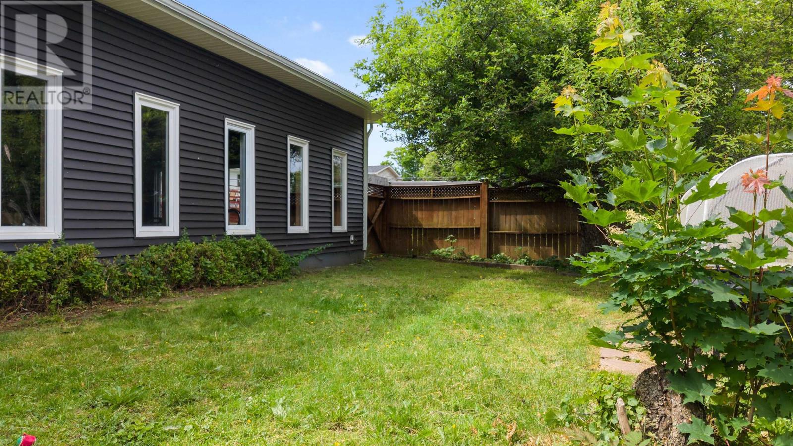 16 Rogers Avenue, Amherst, Nova Scotia  B4H 2J7 - Photo 9 - 202617604