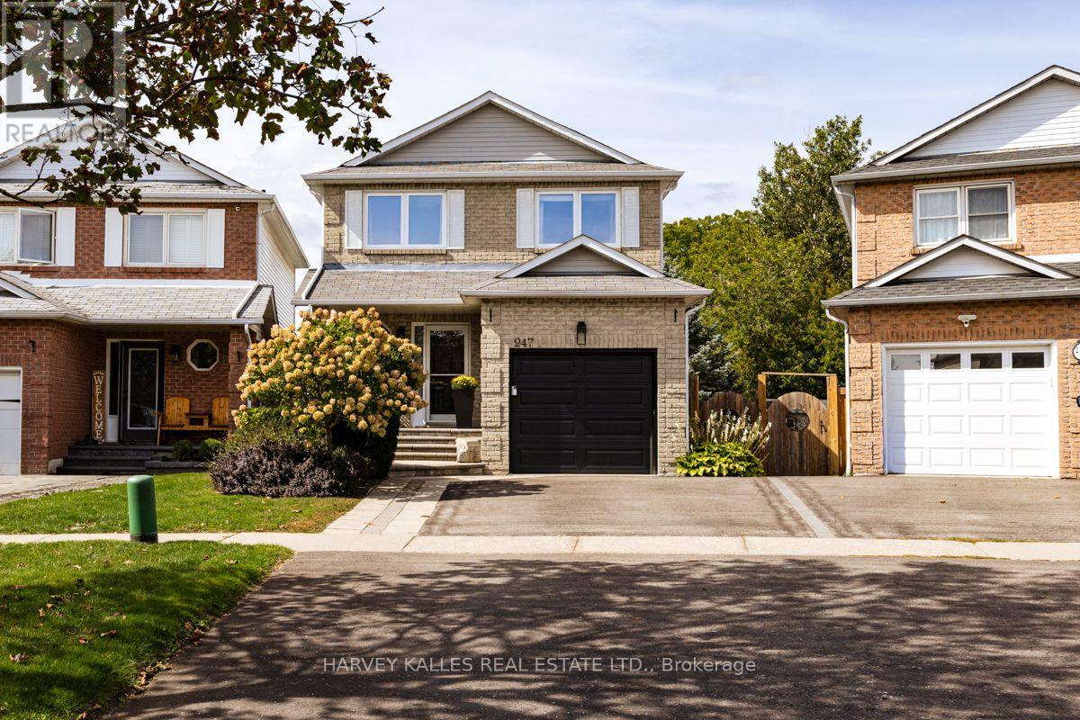 247 OVERBANK DRIVE, Oshawa, Ontario