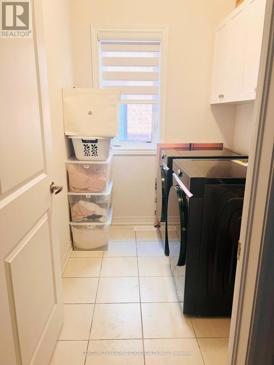 28 Vickery Street, Whitby, Ontario  L1P 0L2 - Photo 13 - E13824042